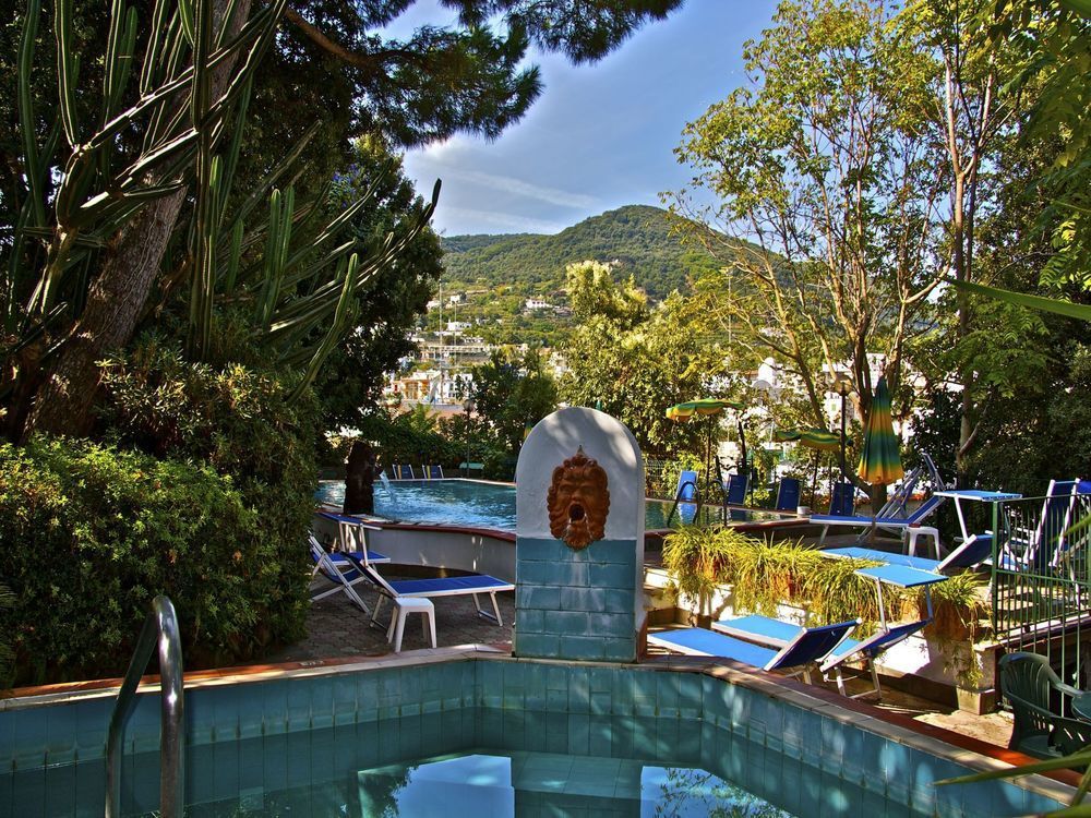 Hotel Vittoria Ischia Bagian luar foto